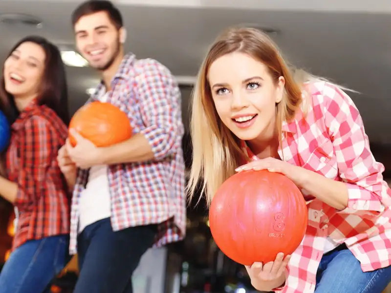 Bowlingbahn für Schulgruppen im MAGIC-BOWL